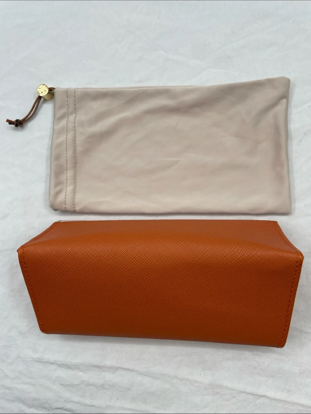 NEW! Tory Burch Saffiano Continental Glass Case with Logo Medallion & Dust Bag.